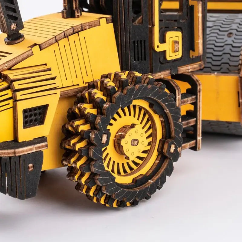 204pcs Robotime ROKR Road Roller Engineering Vehicle